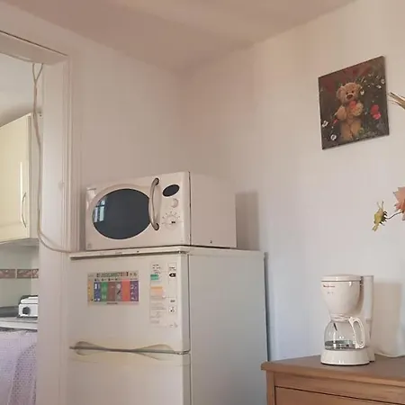 Estudio Acogedor Y Muy Tranquilo, En El Con Fantásticas Vistas. *
